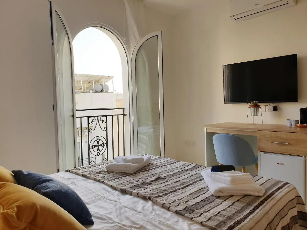 Hammock Vibes Town House Bed & Breakfast Sliema