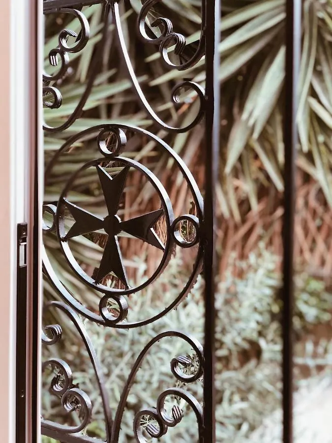 Hammock Vibes Town House Bed & Breakfast Sliema